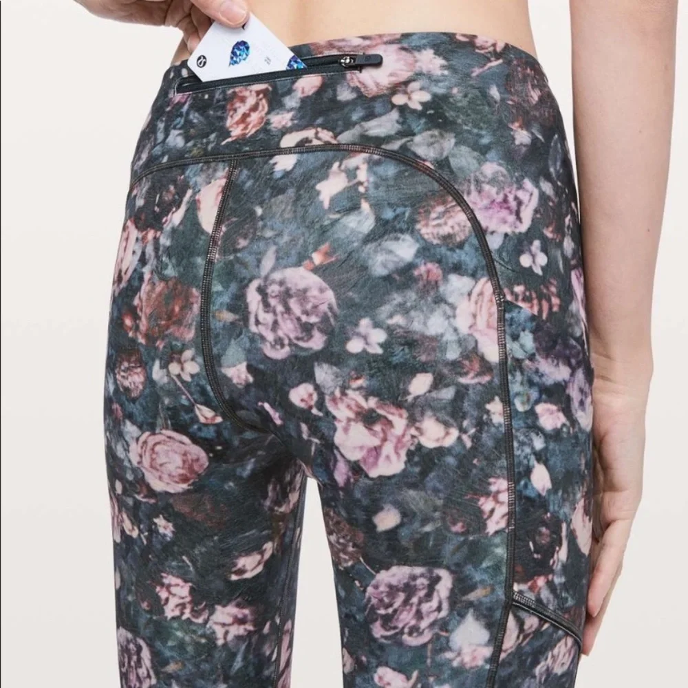 Lululemon Athletica Speed Up Tight 28" in Frosted Rose - Picture 2 of 10